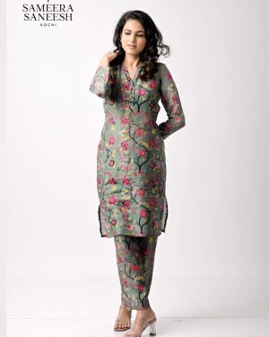 Chinees Collared Printed muslin silk kurta set